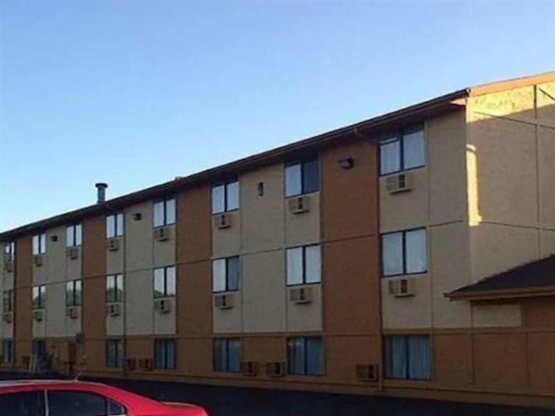 Super 8 By Wyndham Benton Harbor St Joseph Hotel Exterior photo