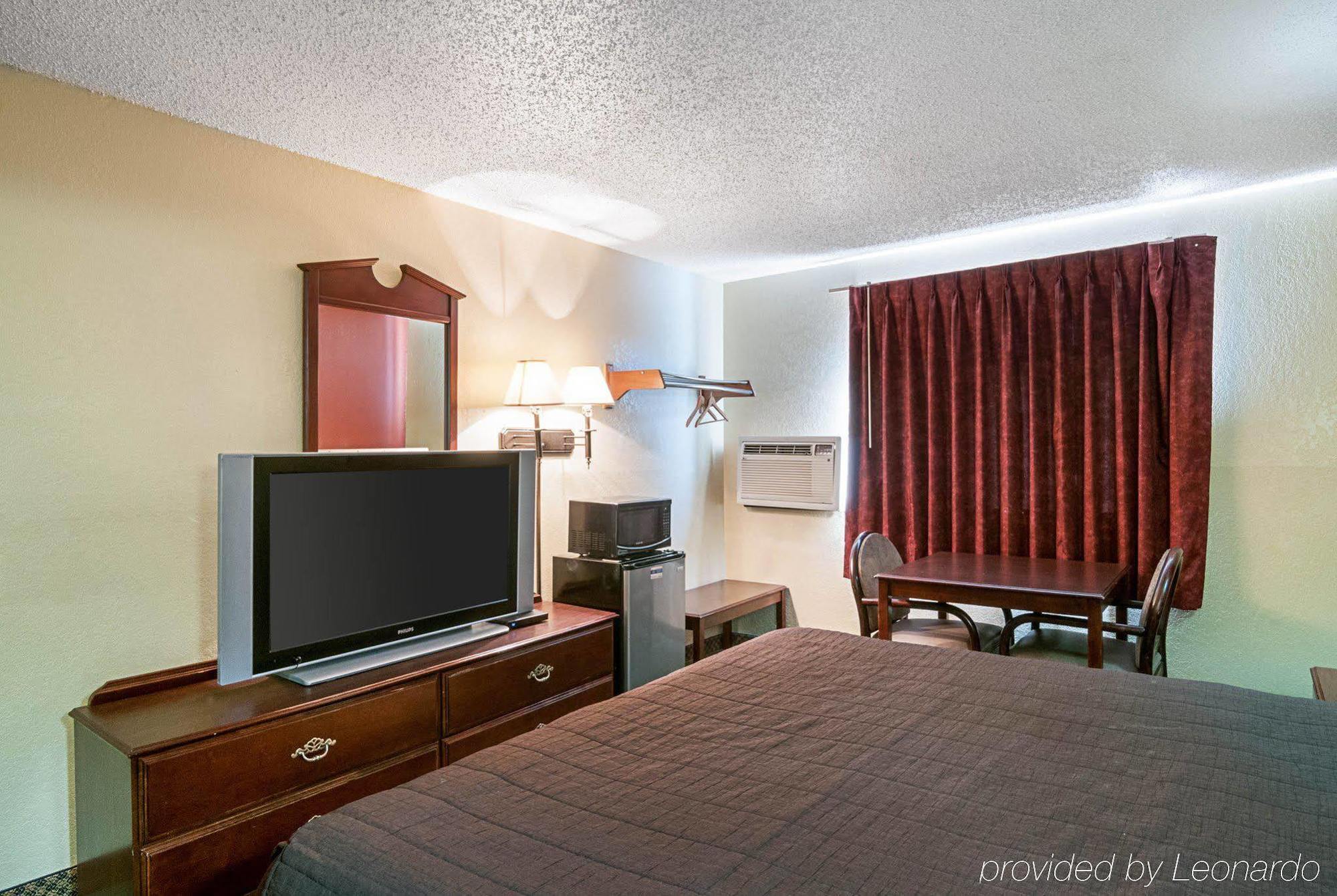 Super 8 By Wyndham Benton Harbor St Joseph Hotel Exterior photo
