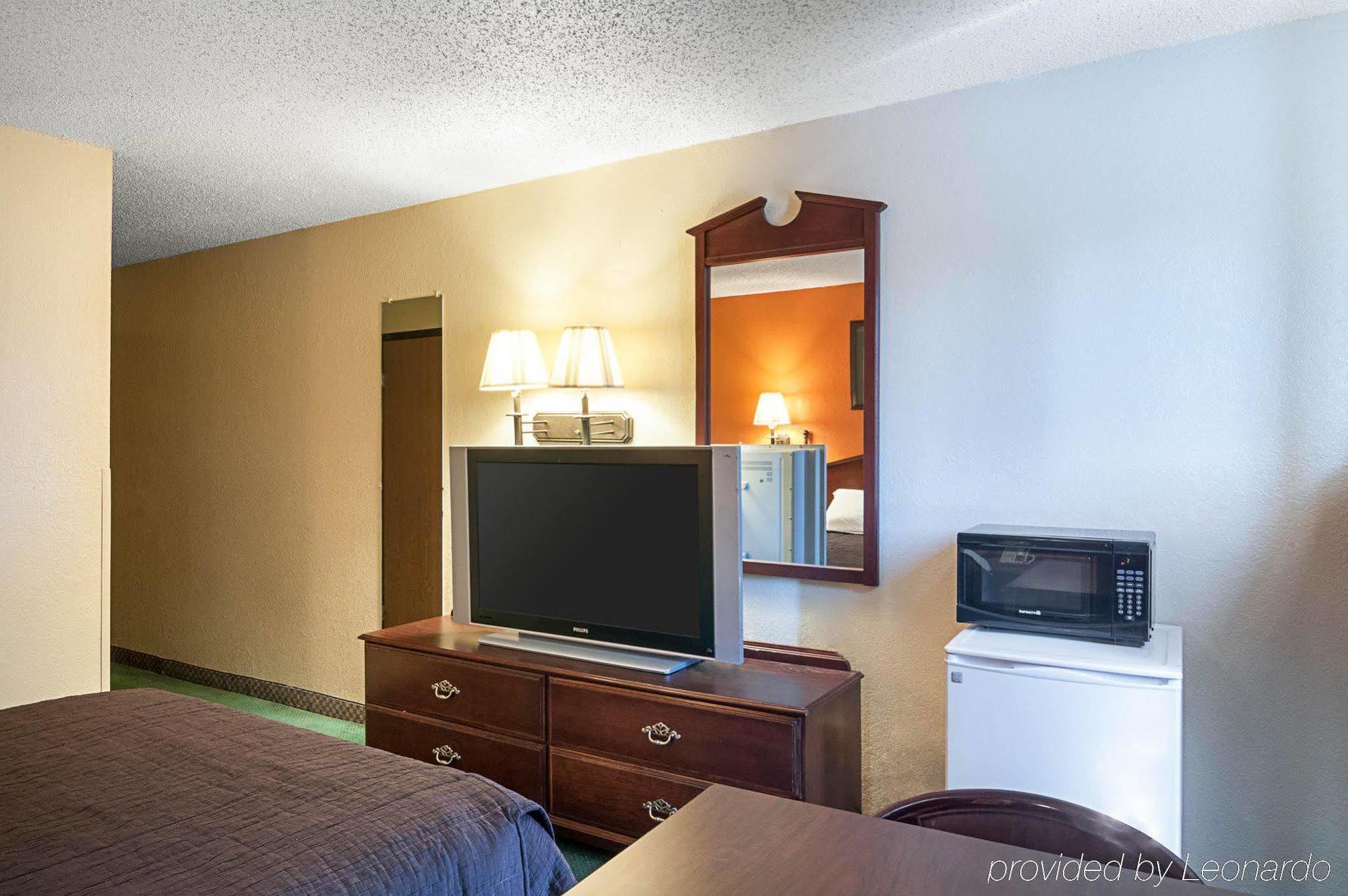 Super 8 By Wyndham Benton Harbor St Joseph Hotel Exterior photo